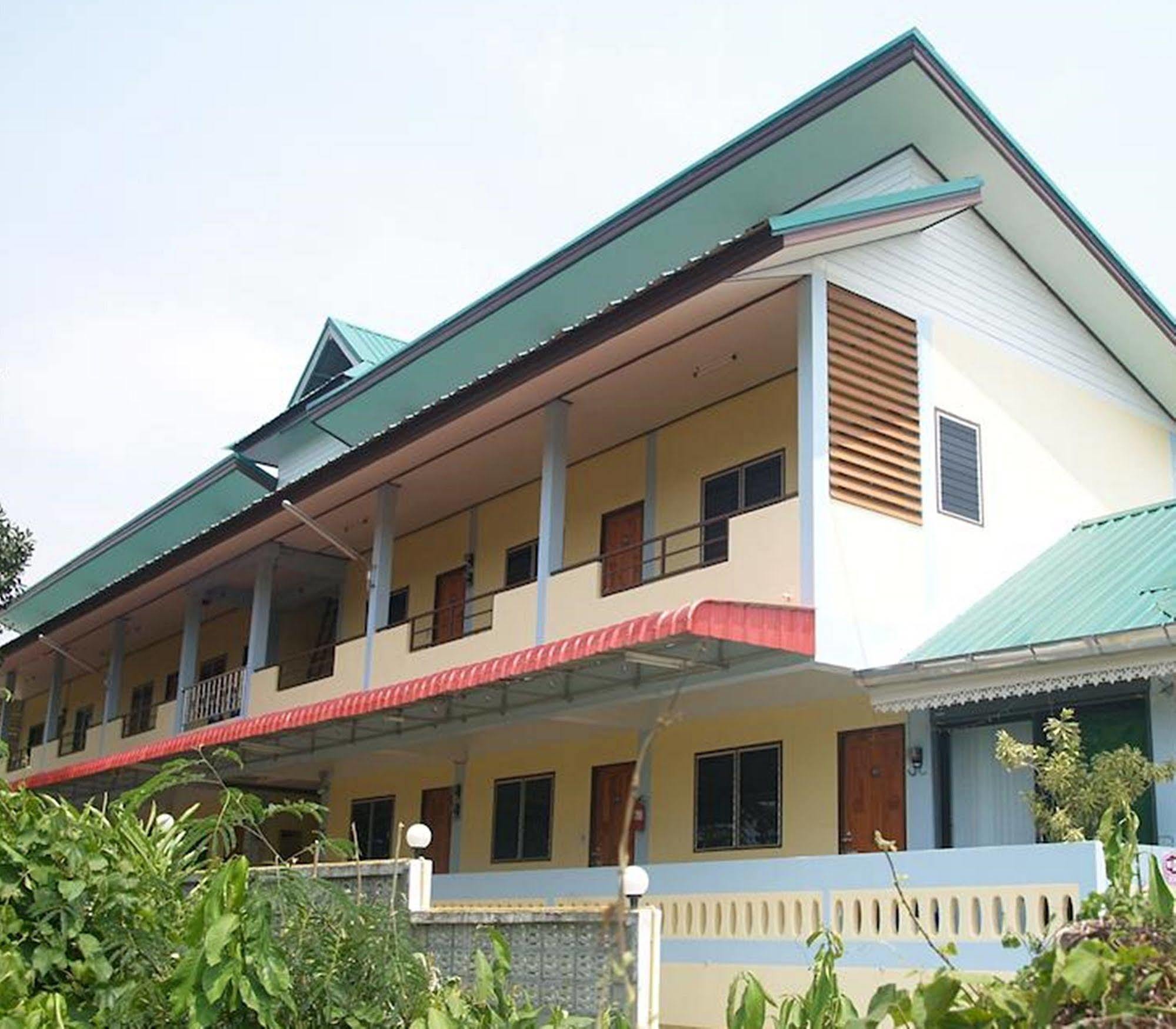 Sangaroon Hotel Пуа Екстериор снимка