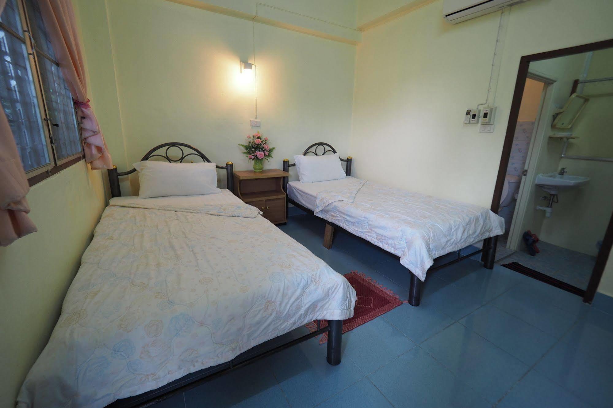 Sangaroon Hotel Пуа Екстериор снимка